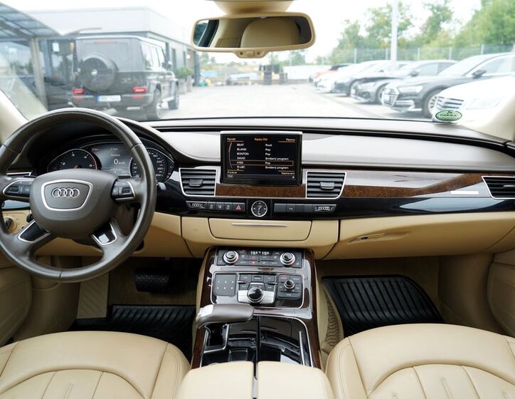Audi A8 23