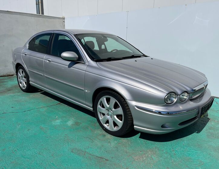 Jaguar X-Type 1