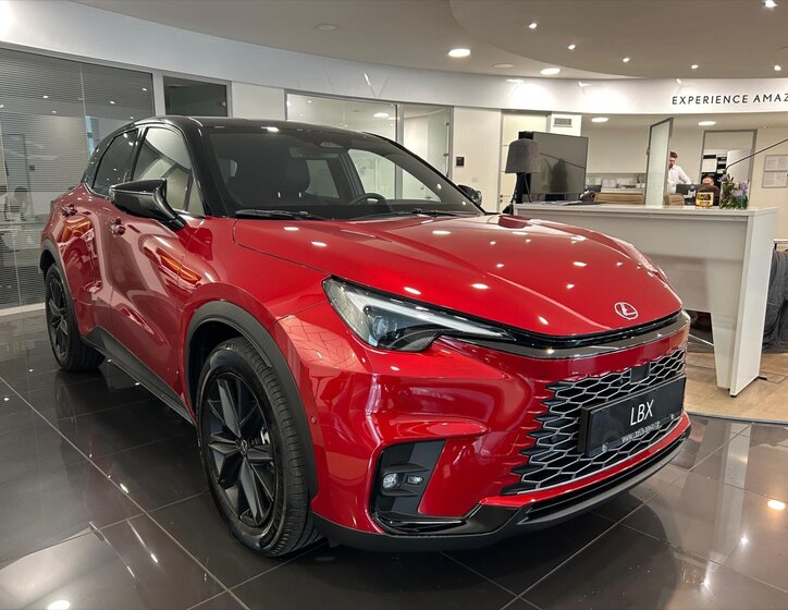 Lexus LBX SUV 1,5 l 100 kw