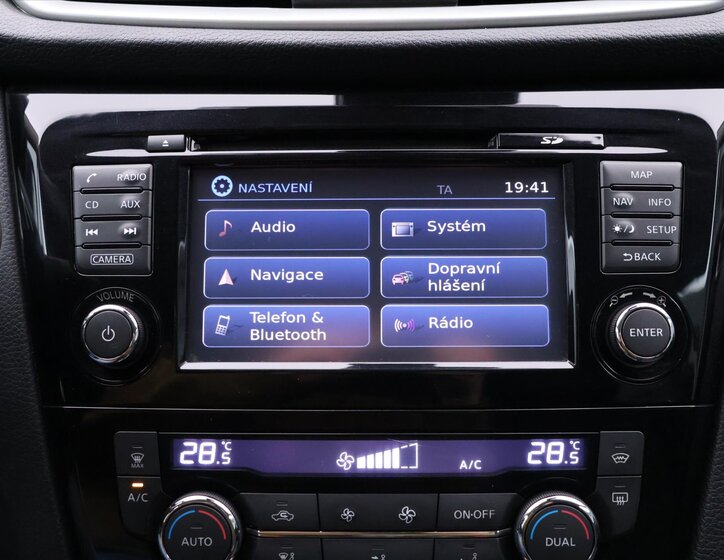 Nissan Qashqai SUV 1,5 l 81 kw