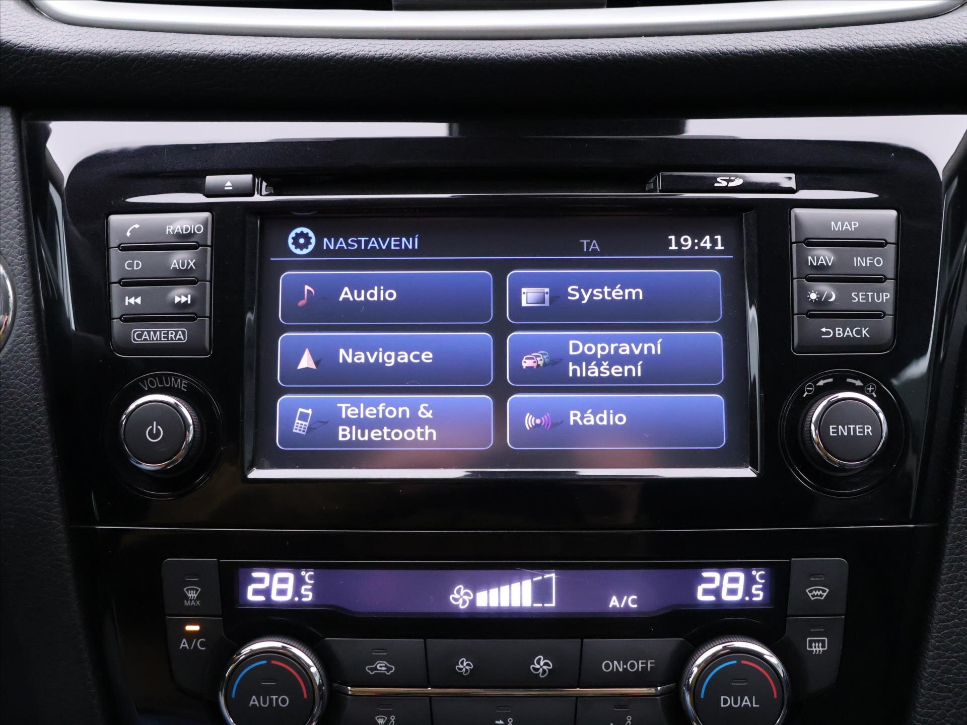 Nissan Qashqai SUV 1,5 l 81 kw