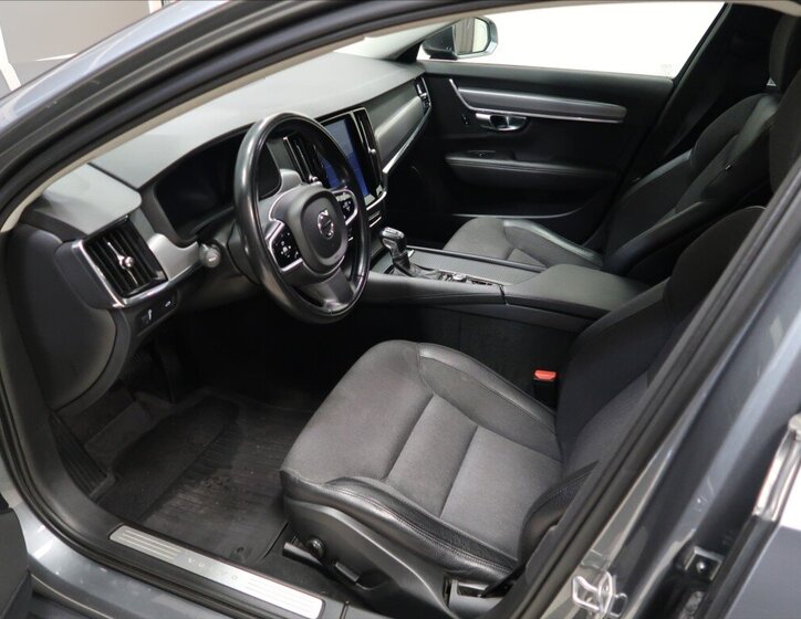 Volvo V90 7