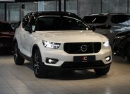 Volvo XC40 SUV / Terénní 2,0 l 140 kw
