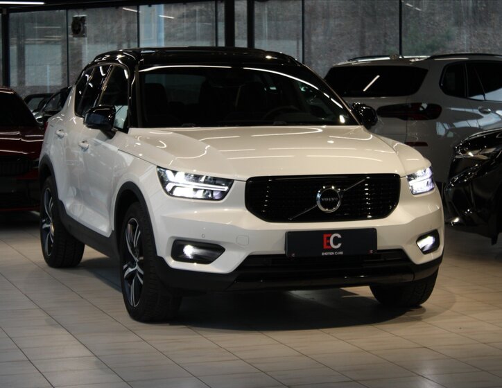 Volvo XC40 SUV / Terénní 2,0 l 140 kw