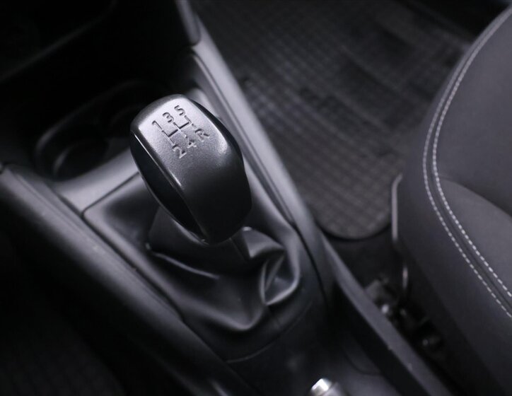 Peugeot 208 Hatchback 1,2 l 60 kw