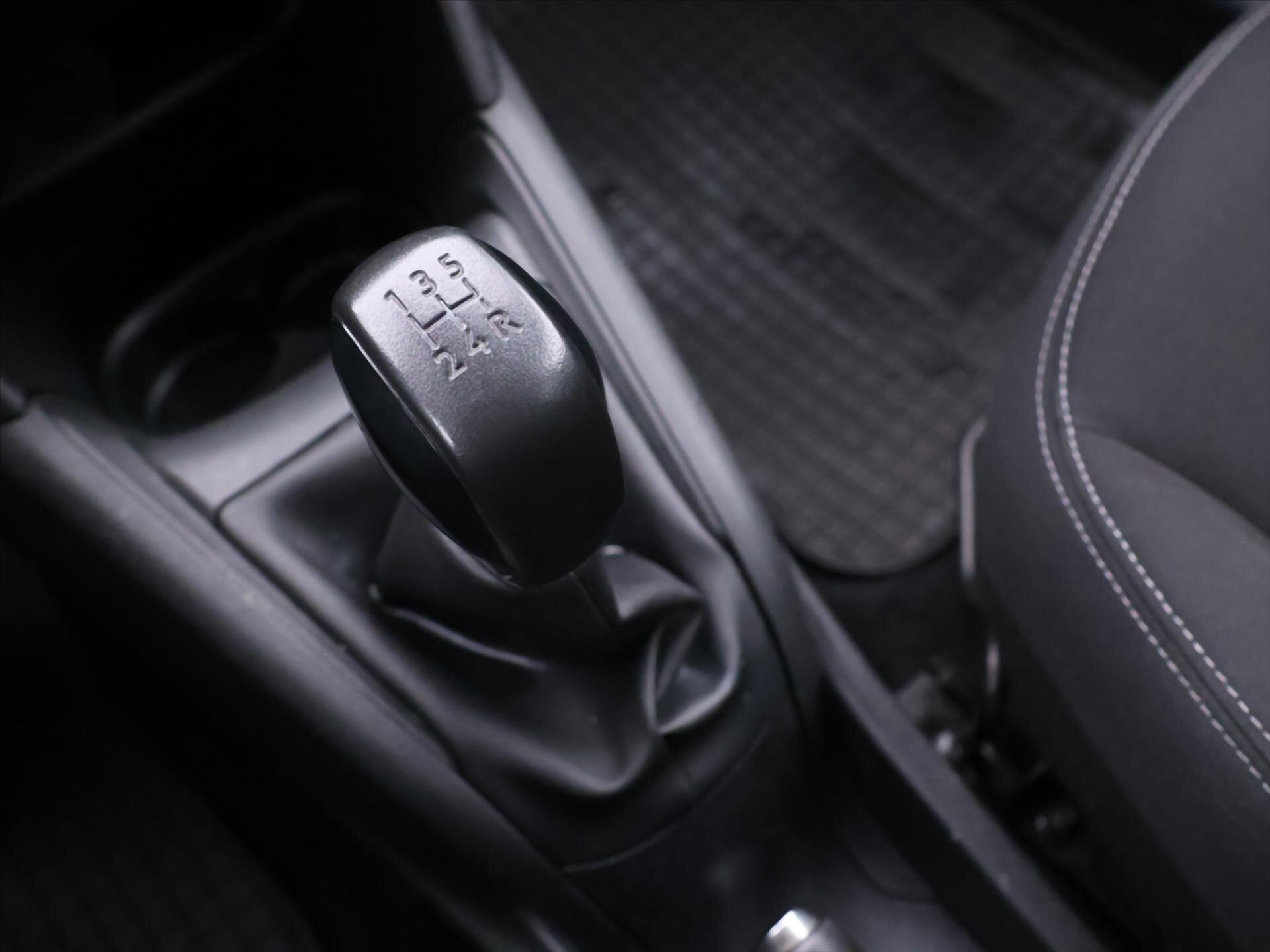 Peugeot 208 Hatchback 1,2 l 60 kw