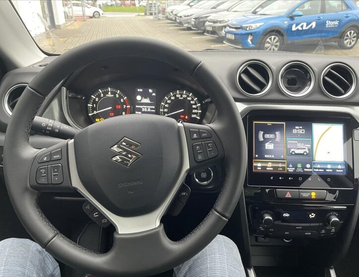 Suzuki Vitara SUV 1,4 l 81 kw