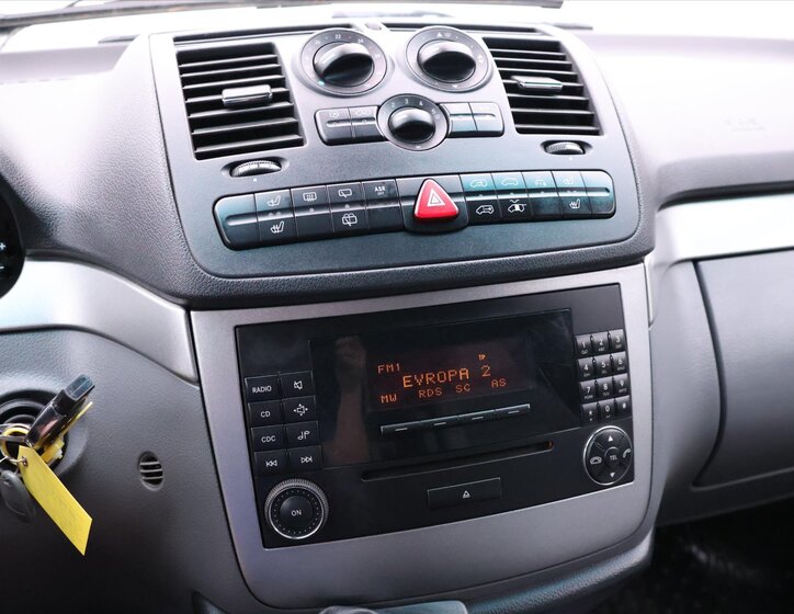 Mercedes-Benz Viano Kombi 3,0 l 150 kw