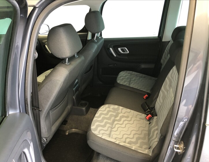 Škoda Roomster 10