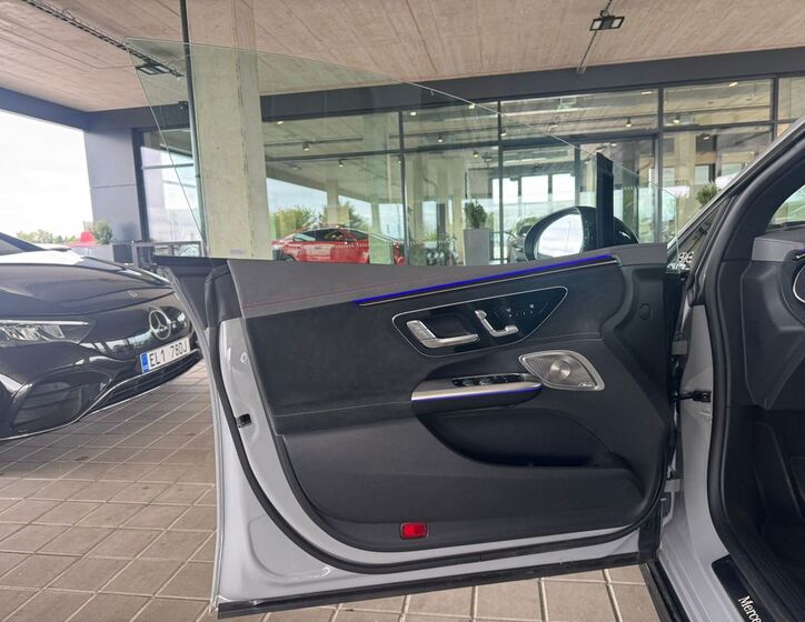 Mercedes-Benz EQE 10