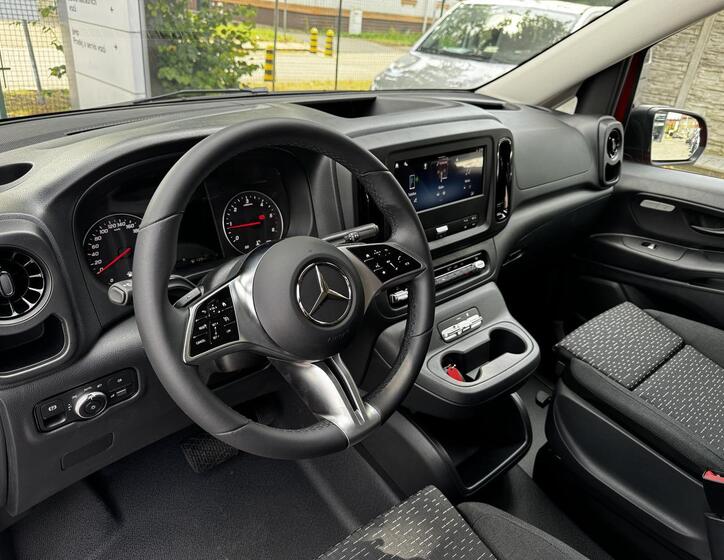Mercedes-Benz Vito 9