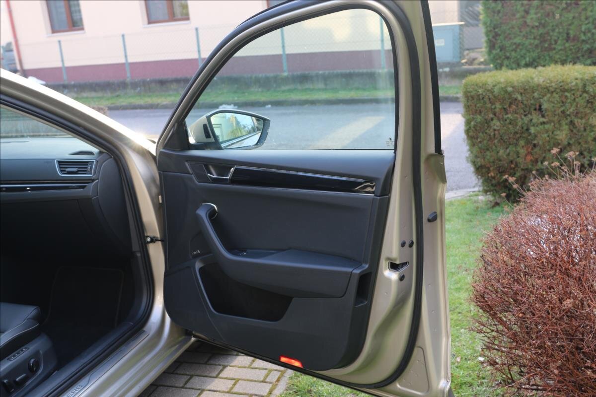 Škoda Superb Kombi 2,0 l 147 kw