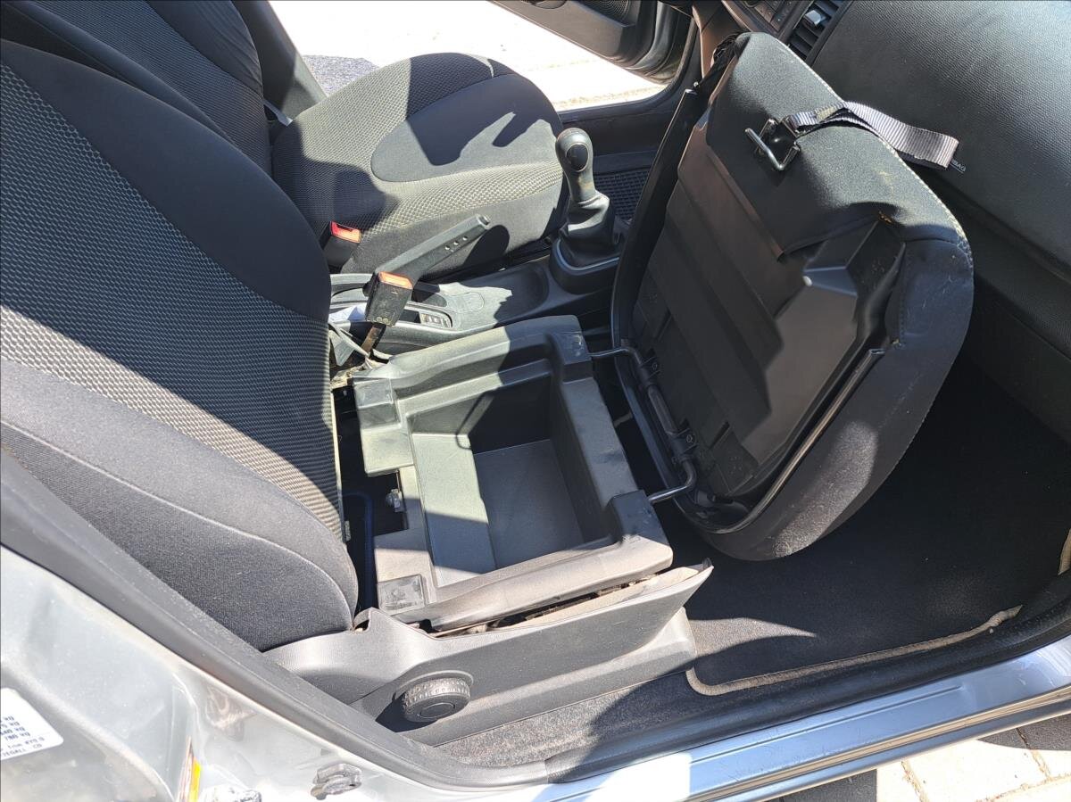 Nissan Micra Hatchback 1,2 l 48 kw