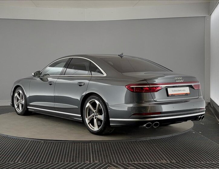 Audi S8 Sedan / Limuzína 4,0 l 420 kw