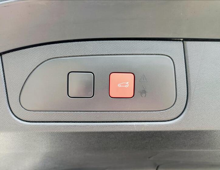 DS Automobiles DS7 Crossback 8