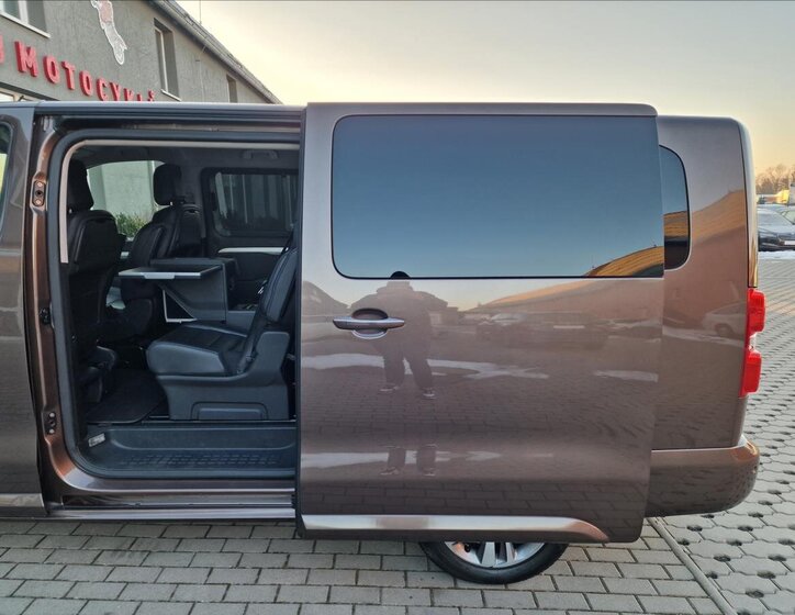 Peugeot Traveller MPV 2,0 l 130 kw