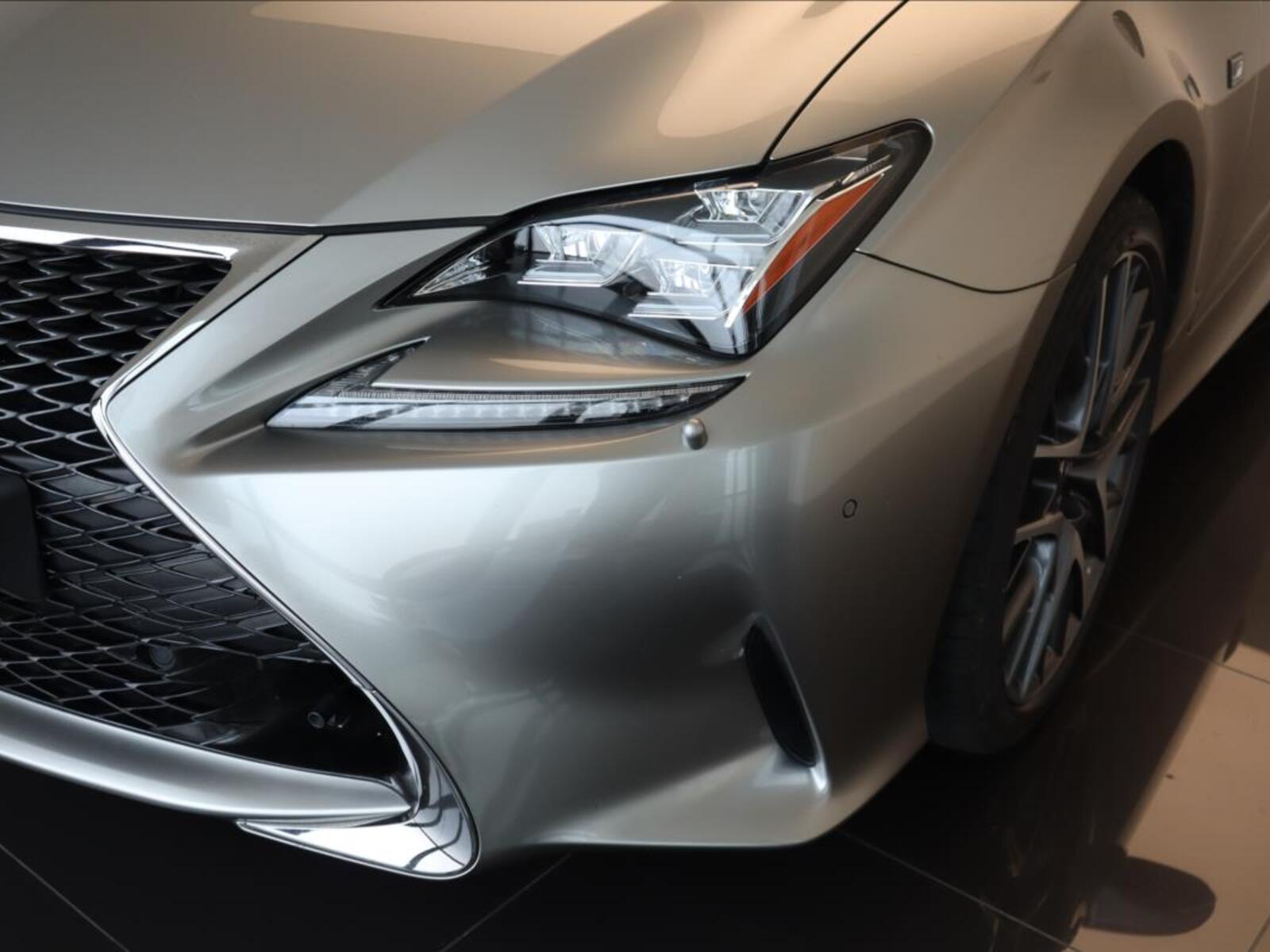 Lexus RC 200t 4