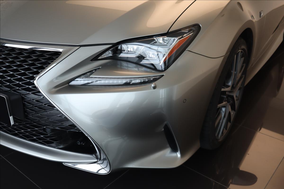 Lexus RC 200t