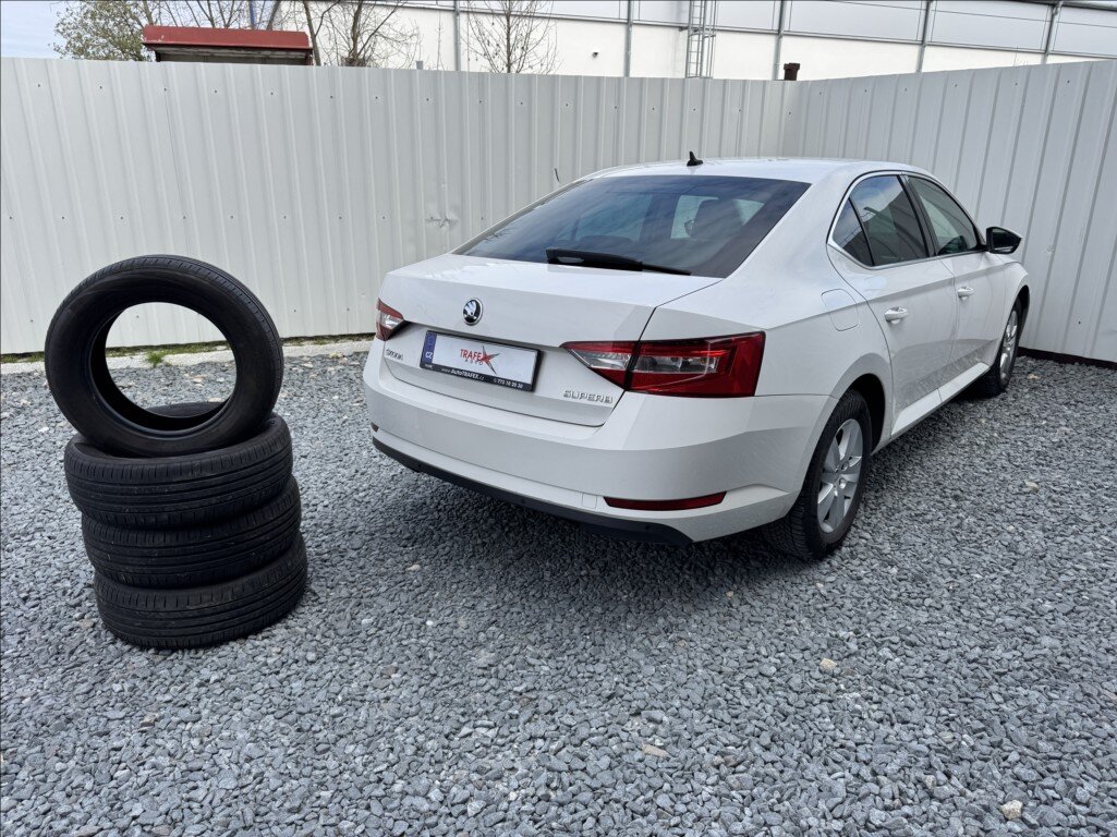 Škoda Superb Sedan / Limuzína 2,0 l 140 kw