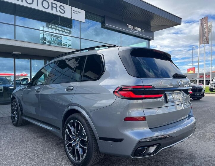 BMW X7 SUV / Terénní 3,0 l 250 kw