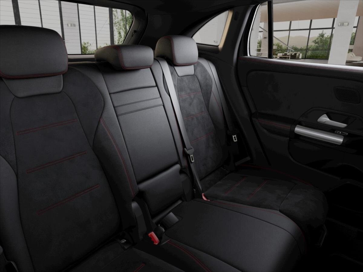 Mercedes-Benz GLA SUV 1,3 l 120 kw