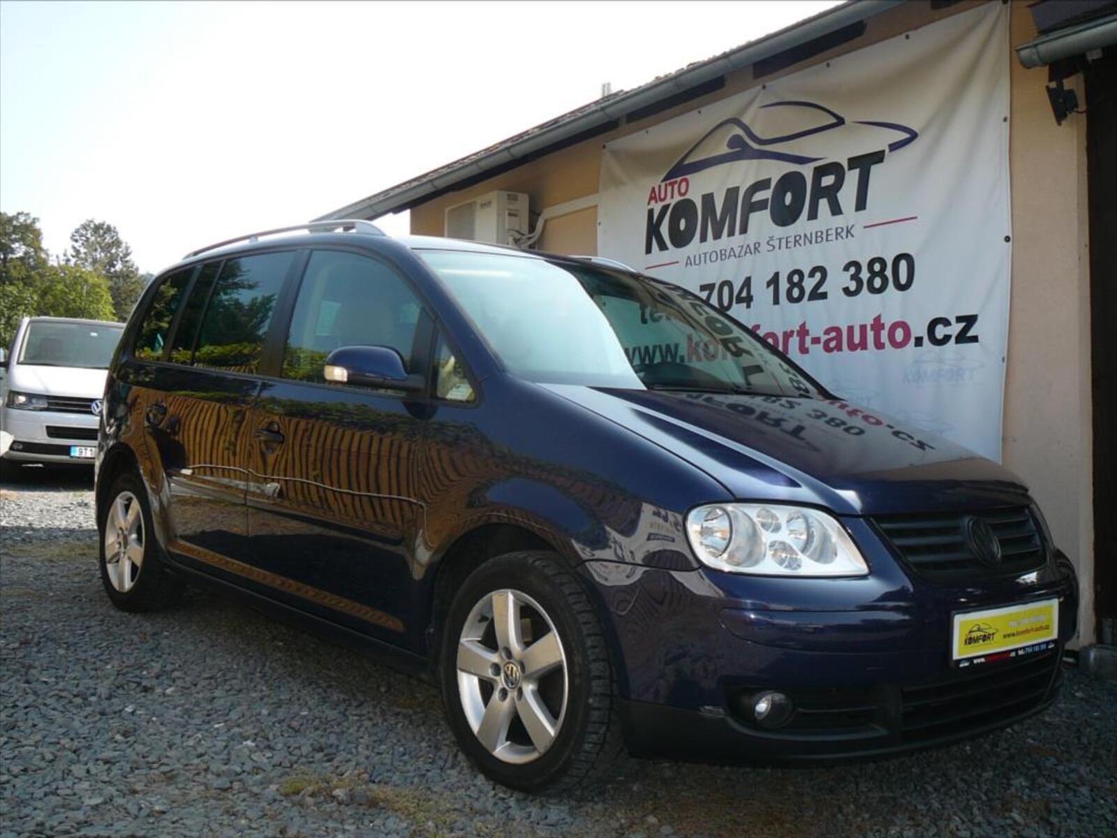 Volkswagen Touran 1