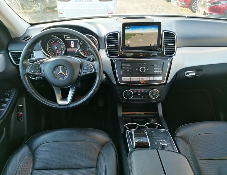 Mercedes-Benz GLE 8