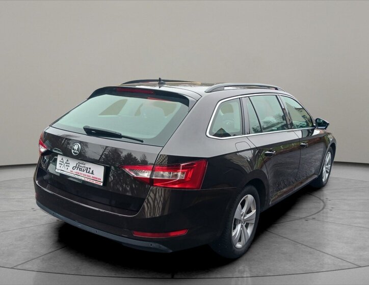 Škoda Superb Kombi 2,0 l 110 kw