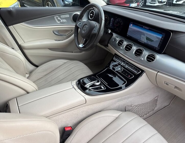 Mercedes-Benz Třídy E Sedan / Limuzína 3,5 l 245 kw
