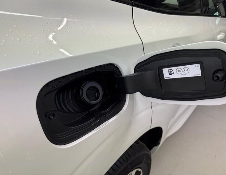 Volvo XC60 SUV / Terénní 2,0 l 184 kw