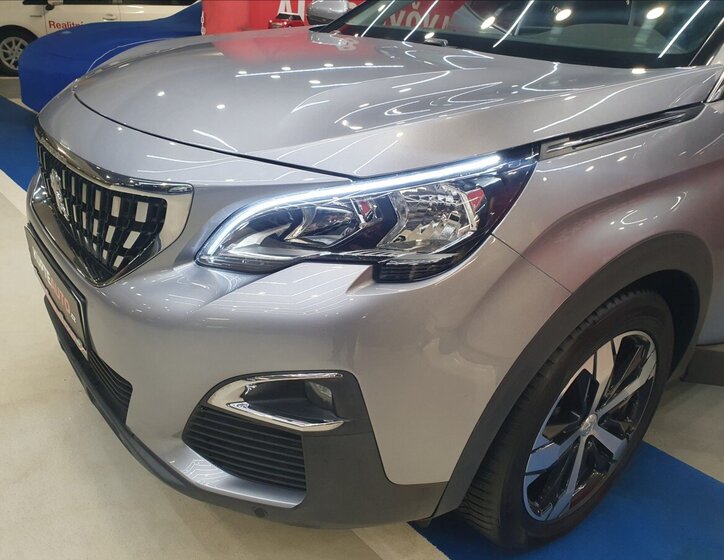 Peugeot 3008 SUV / Terénní 1,2 l 96 kw