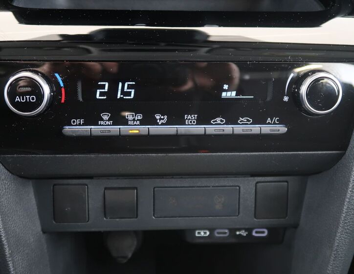 Toyota Yaris Cross 21