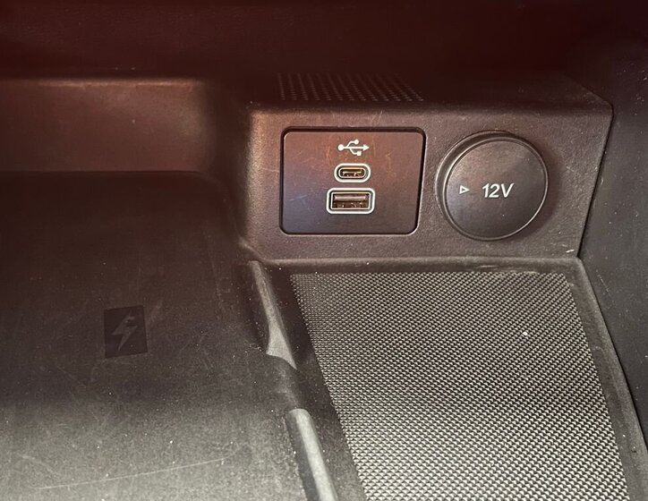 Ford Kuga SUV / Terénní 2,5 l 140 kw