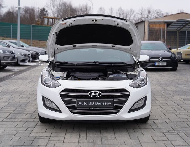 Hyundai i30 Kombi 1,6 l 99 kw