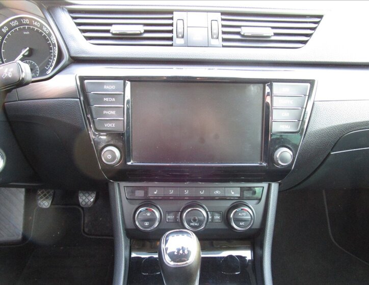 Škoda Superb Sedan / Limuzína 2,0 l 110 kw