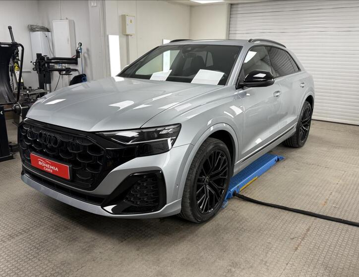 Audi Q8 3
