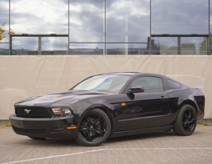 Ford Mustang 4
