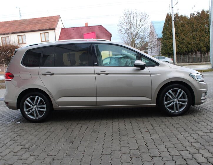 Volkswagen Touran 3