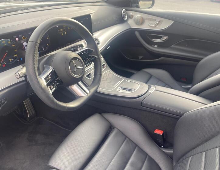 Mercedes-Benz Třídy E 12