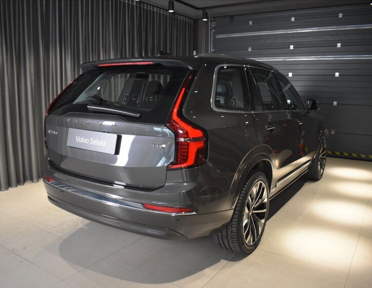 Volvo XC90 SUV / Terénní 2,0 l 228 kw