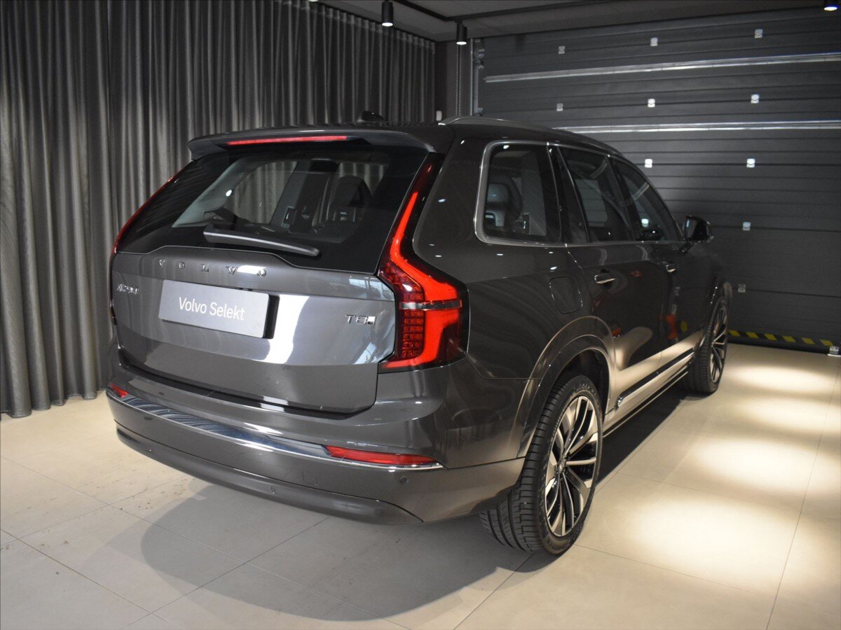 Volvo XC90 SUV / Terénní 2,0 l 228 kw