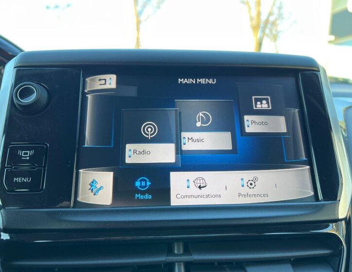 Peugeot 208 Hatchback 1,4 l 70 kw