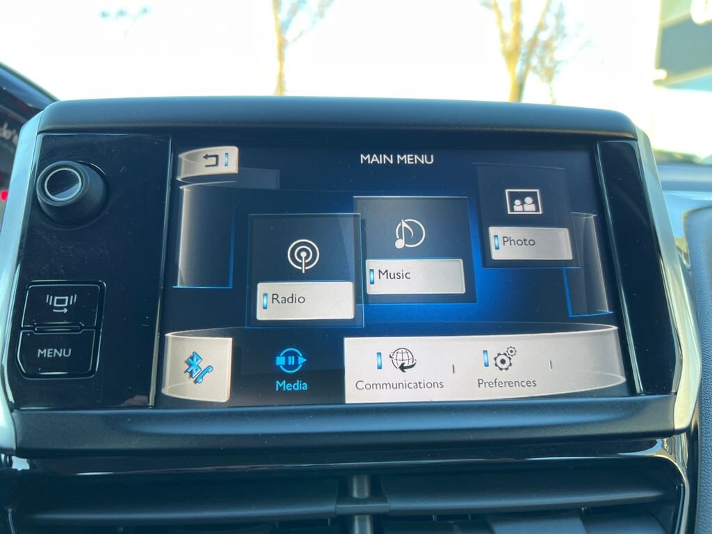 Peugeot 208 Hatchback 1,4 l 70 kw