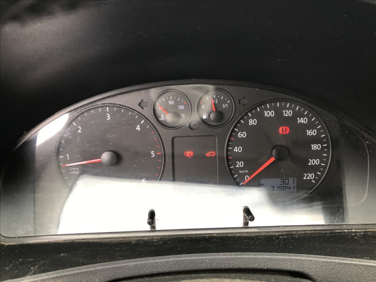 Volkswagen Caravelle Kombi 2,5 l 128 kw