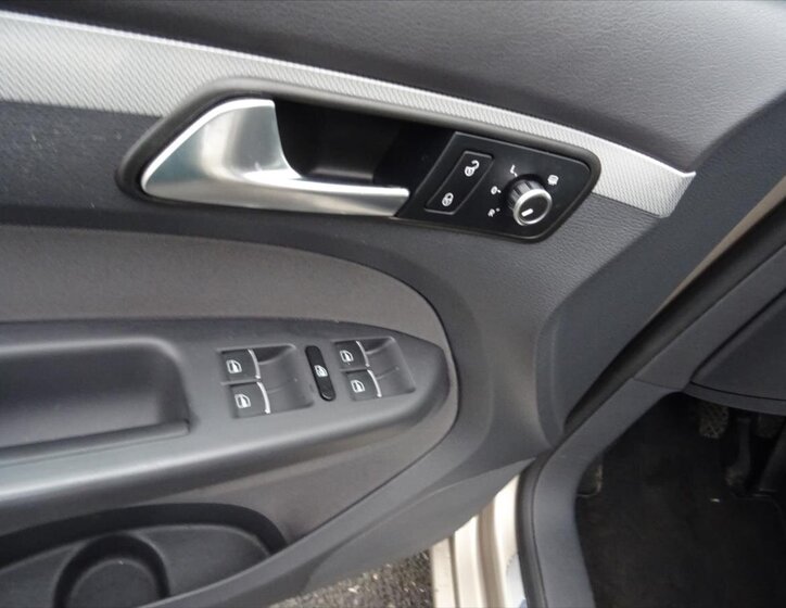 Volkswagen Touran 10