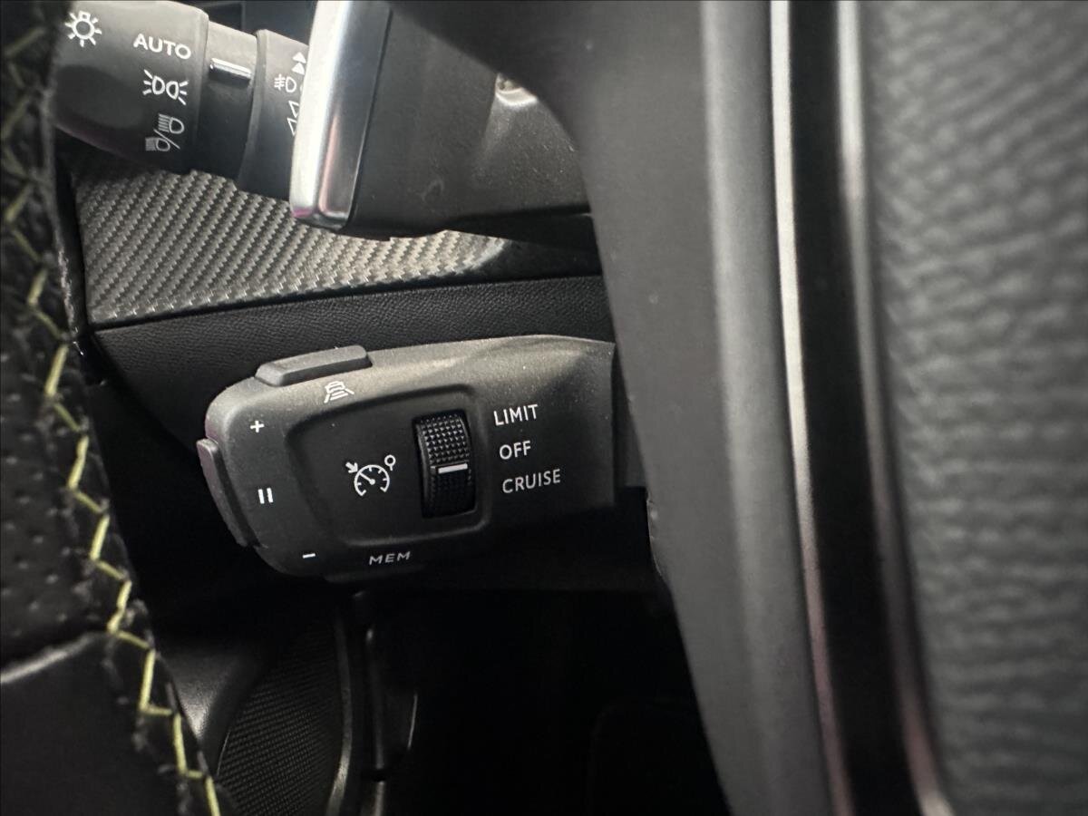 Peugeot 2008 SUV 1,2 l 114 kw