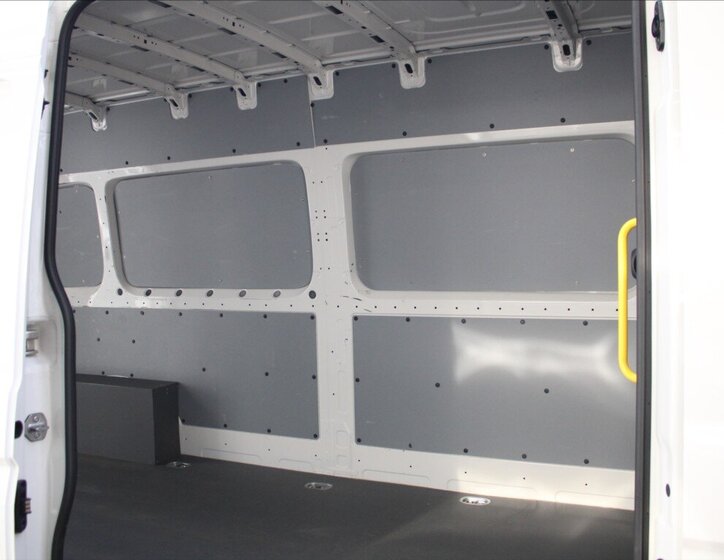 Volkswagen Crafter Skříň 2,0 l 103 kw