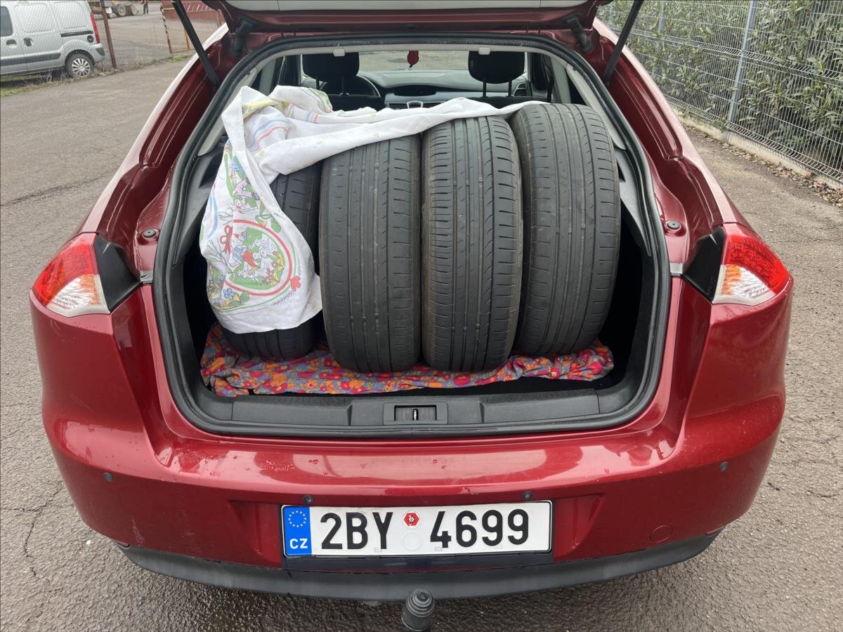 Renault Laguna Liftback 1,5 l 81 kw