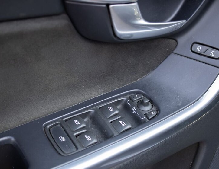 Volvo XC60 SUV / Terénní 2,0 l 140 kw