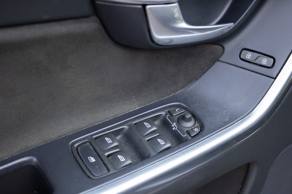 Volvo XC60 SUV / Terénní 2,0 l 140 kw